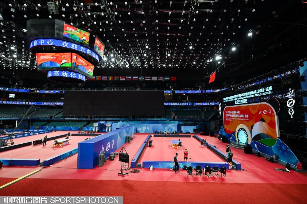 时光荏苒三十二载，感恩你我风雨相伴。同心逐梦共赴...